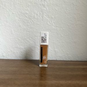 Mayballine foundation shade 330 Toffee Caramel